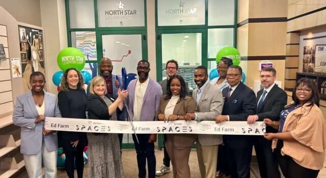 Birmingham y ONG abren un Centro de Aprendizaje de alta tecnología en biblioteca Birmingham y ONG abren un Centro de Aprendizaje de alta tecnología en biblioteca