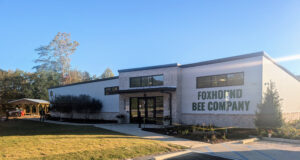 Foxhound Bee Company abre una nueva tienda de apicultura y centro educativo en Irondale Foxhound Bee Company abre una nueva tienda de apicultura y centro educativo en Irondale
