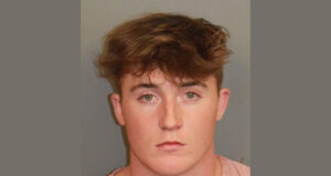 Hombre acusado de accidente que cobró la vida de dos graduados de Corner High School Hombre acusado de accidente que cobró la vida de dos graduados de Corner High School