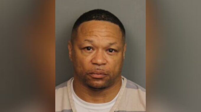 Hombre arrestado y acusado de intento de homicidio en relación con tiroteo en Fairfield Hombre arrestado y acusado de intento de homicidio en relación con tiroteo en Fairfield