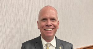 La ciudad de Hoover nombra a Clay Morris como nuevo Jefe de Policía La ciudad de Hoover nombra a Clay Morris como nuevo Jefe de Policía