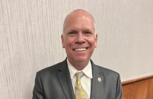 La ciudad de Hoover nombra a Clay Morris como nuevo Jefe de Policía La ciudad de Hoover nombra a Clay Morris como nuevo Jefe de Policía