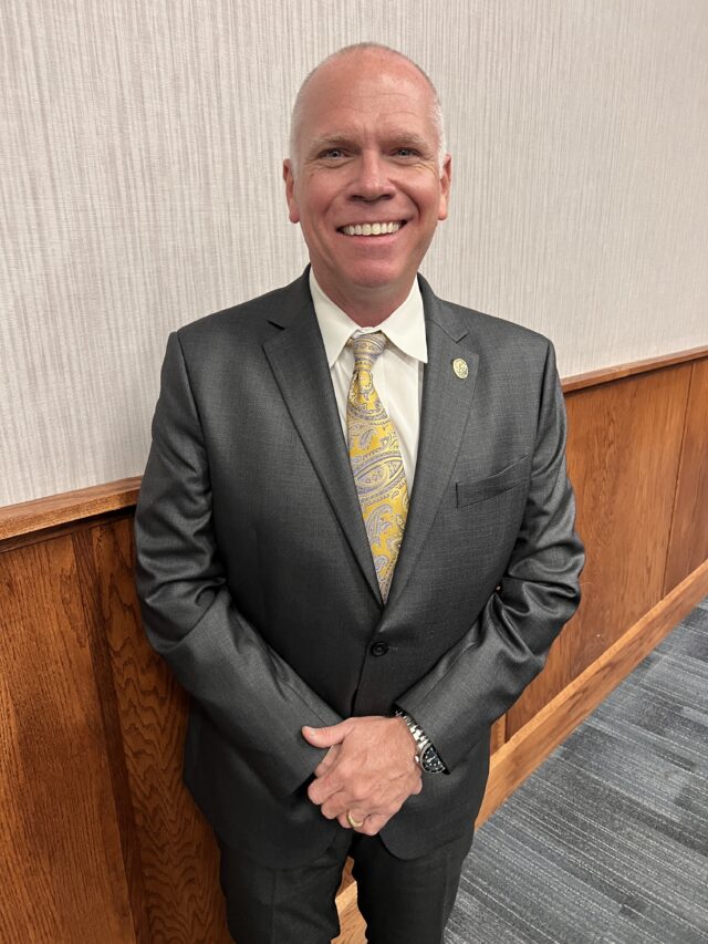 La ciudad de Hoover nombra a Clay Morris como nuevo Jefe de Policía