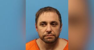 La policía de Alabaster arresta a un hombre por robar en casas de personas fallecidas La policía de Alabaster arresta a un hombre por robar en casas de personas fallecidas