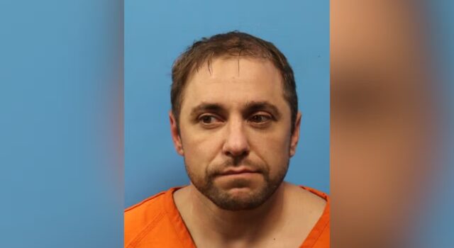 La policía de Alabaster arresta a un hombre por robar en casas de personas fallecidas La policía de Alabaster arresta a un hombre por robar en casas de personas fallecidas