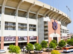 Los campistas se preparan para el gran día de fiesta previa al partido en el Iron Bowl Los campistas se preparan para el gran día de fiesta previa al partido en el Iron Bowl