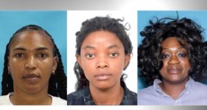 Tres detenidas en Birmingham por secuestro y agresión Tres detenidas en Birmingham por secuestro y agresión