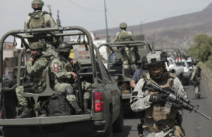 Arrestan cuatro personas con explosivos improvisados en México occidental Arrestan cuatro personas con explosivos improvisados en México occidental