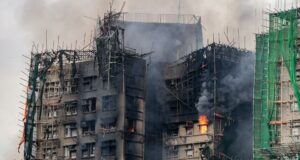 Aumentan a 44 muertos y 279 desaparecidos por peor incendio en Hong Kong Aumentan a 44 muertos y 279 desaparecidos por peor incendio en Hong Kong