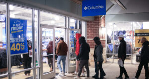 Black Friday llega a EE.UU. con incertidumbre económica y menor gasto consumidor Black Friday llega a EE.UU. con incertidumbre económica y menor gasto consumidor