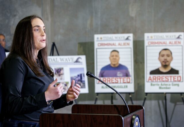 Florida arresta a casi 230 migrantes, entre ellos presuntos "criminales sexuales" Casi 230 migrantes arrestados en Florida, se encuentran supuestos "criminales sexuales"