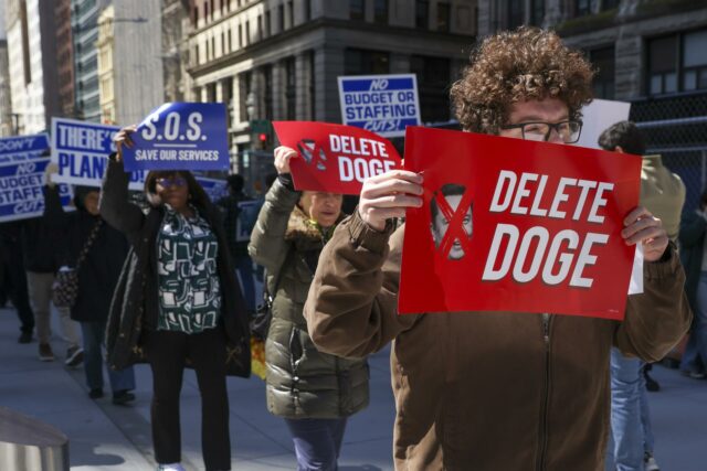 EE.UU. disuelve la DOGE de Musk pero adopta sus prácticas de austeridad