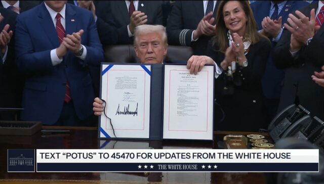 EE.UU. reabre su gobierno 43 días después y pone fin al cierre más largo de su historia EE.UU. reabre gobierno tras 43 días, finalizando el cierre más largo de su historia