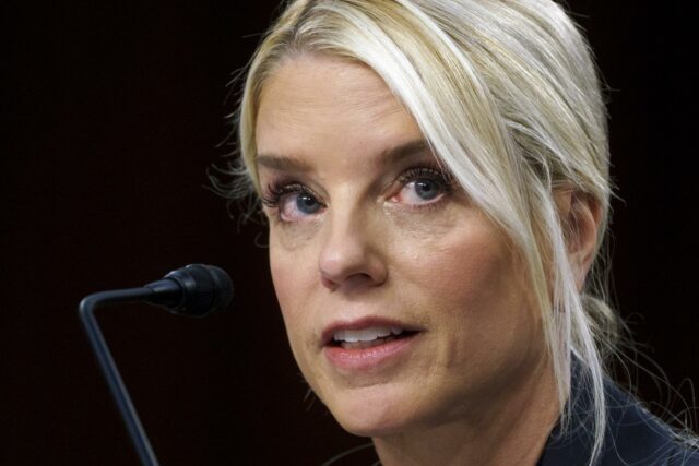 EEUU imputa fraude migratorio a piloto cubano por mentir sobre pasado militar