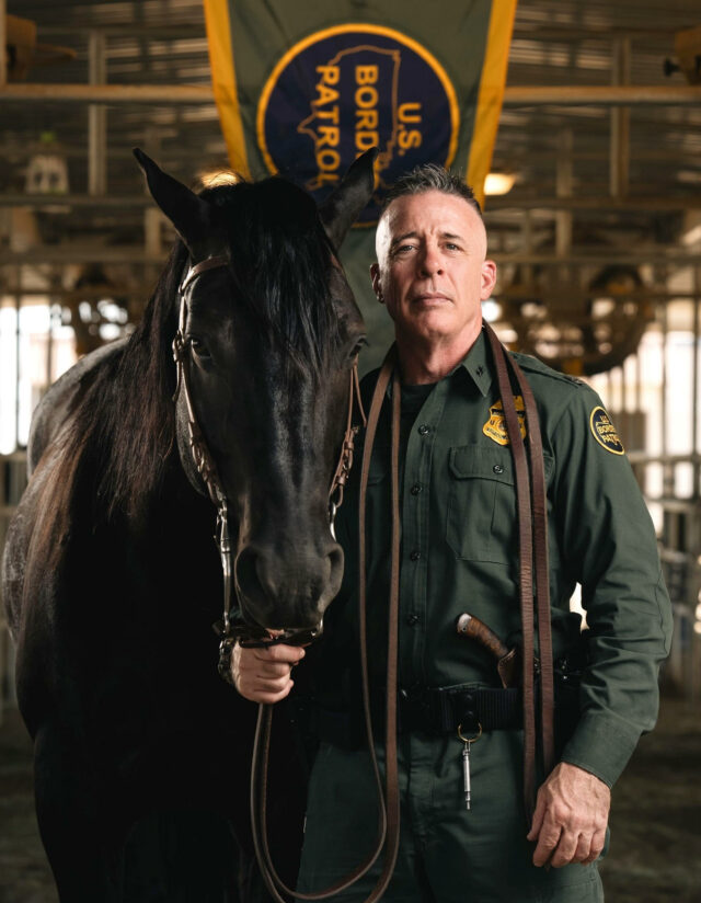 Gregory Bovino, el verdugo que ejecuta las redadas de Trump con tácticas fronterizas Gregory Bovino, el verdugo de Trump, ejecuta redadas usando tácticas fronterizas