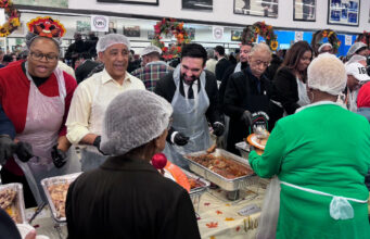 Mamdani reparte alimentos en Nueva York por el Día de Acción de Gracias Mamdani reparte alimentos en Nueva York por el Día de Acción de Gracias