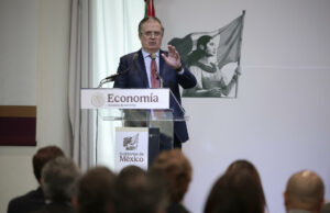 México lanza plan de $6.500 millones para impulsar sectores textil y de calzado México lanza plan de $6.500 millones para impulsar sectores textil y de calzado