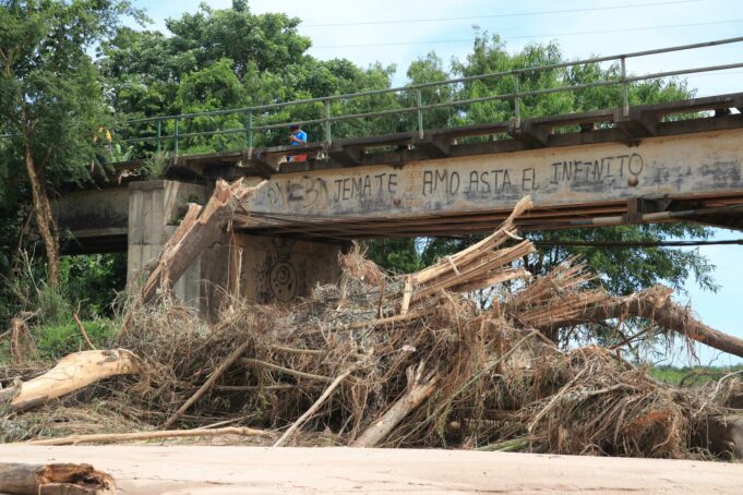 Rodrigo Paz destina 380,000 dólares bolivianos para atender desastres causados por lluvias Rodrigo Paz destina 380,000 dólares bolivianos para atender desastres causados por lluvias
