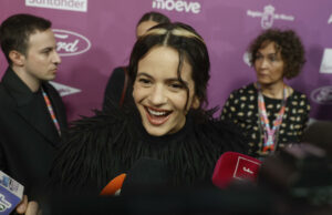 Rosalía lidera mujeres vendiendo su música, no solo su cuerpo Rosalía lidera mujeres vendiendo su música, no solo su cuerpo