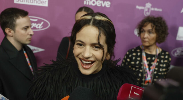 Rosalía lidera mujeres vendiendo su música, no solo su cuerpo Rosalía lidera mujeres vendiendo su música, no solo su cuerpo