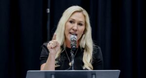 Taylor Greene renuncia al Congreso tras el quiebre con Donald Trump Taylor Greene renuncia al Congreso tras el quiebre con Donald Trump