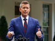 Trump amenaza con medidas contra controladores aéreos por ausentismo Trump amenaza con medidas contra controladores aéreos por ausentismo