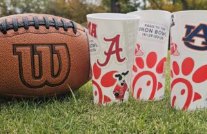Vasos “Camino al Iron Bowl” de edición limitada disponibles en Chick-fil-A de Birmingham Vasos "Camino al Iron Bowl" de edición limitada disponibles en Chick-fil-A de Birmingham
