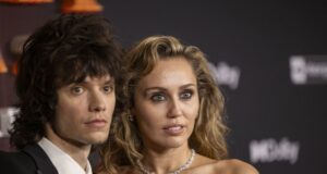 Miley Cyrus y el músico Maxx Morando se comprometen, confirma la revista People Miley Cyrus y el músico Maxx Morando se comprometen, confirma la revista People