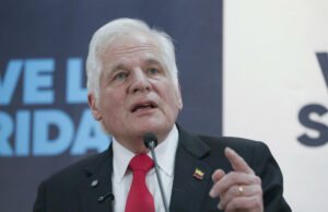 Padre de Uribe Turbay asesinado confirma retiro de la carrera presidencial colombiana Padre de Uribe Turbay asesinado confirma retiro de la carrera presidencial colombiana