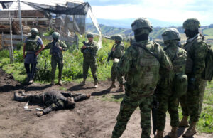Ejército ecuatoriano abate a dos presuntos guerrilleros durante enfrentamiento en frontera colombiana Ejército ecuatoriano abate a dos presuntos guerrilleros durante enfrentamiento en frontera colombiana