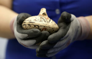 Costa Rica recupera gran colección de piezas precolombinas gracias a la gestión del FBI Costa Rica recupera gran colección de piezas precolombinas gracias a la gestión del FBI