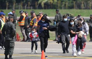 Unos doscientos mil latinoamericanos fueron deportados en un periodo de diez meses Unos doscientos mil latinoamericanos fueron deportados en un periodo de diez meses