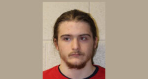 Adolescente de Athens acusado de terrorismo e intento de asesinato por complot escolar Adolescente de Athens acusado de terrorismo e intento de asesinato por complot escolar