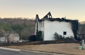 Casa destruida por incendio en el norte del condado de Shelby Casa destruida por incendio en el norte del condado de Shelby