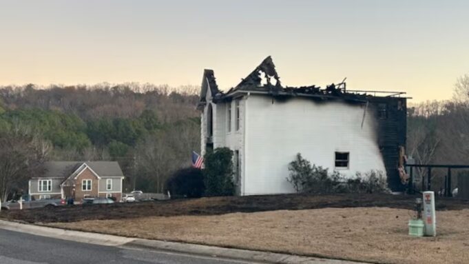 Casa destruida por incendio en el norte del condado de Shelby Casa destruida por incendio en el norte del condado de Shelby