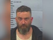 Hombre acusado de homicidio imprudente en accidente que mató a su hermana Hombre acusado de homicidio imprudente en accidente que mató a su hermana