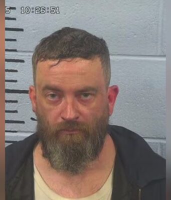 Hombre acusado de homicidio imprudente en accidente que mató a su hermana Hombre acusado de homicidio imprudente en accidente que mató a su hermana