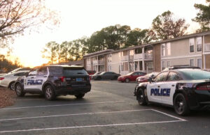 Hombre muere en apartamento de Birmingham tras aparente tiroteo Hombre muere en apartamento de Birmingham tras aparente tiroteo