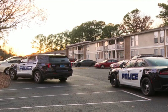 Hombre muere en apartamento de Birmingham tras aparente tiroteo Hombre muere en apartamento de Birmingham tras aparente tiroteo