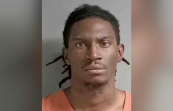 Policía arresta a sospechoso de apuñalamiento en estacionamiento de Walmart en Jacksonville Policía arresta a sospechoso de apuñalamiento en estacionamiento de Walmart en Jacksonville