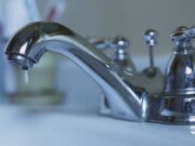 Servicio de agua interrumpido en Dora tras reportarse una gran fuga de agua Servicio de agua interrumpido en Dora tras reportarse una gran fuga de agua