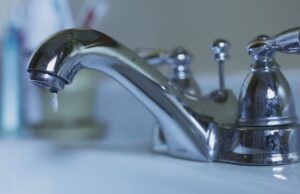 Servicio de agua interrumpido en Dora tras reportarse una gran fuga de agua Servicio de agua interrumpido en Dora tras reportarse una gran fuga de agua