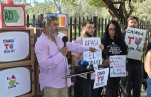 Activistas exigen a Univision y Telemundo dejar de emitir publicidad del ICE en EEUU Activistas exigen a Univision y Telemundo dejar de emitir publicidad del ICE en EEUU