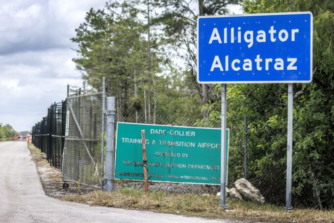 AI denuncia “tortura en jaulas” y “desapariciones” en centros migratorios de Florida AI denuncia "tortura en jaulas" y "desapariciones" en centros migratorios de Florida