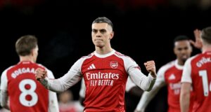 Arsenal domina el campo con una contundente e indiscutible demostración de poder Arsenal domina el campo con una contundente e indiscutible demostración de poder