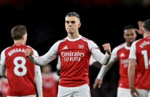 Arsenal domina el campo con una contundente e indiscutible demostración de poder Arsenal domina el campo con una contundente e indiscutible demostración de poder