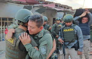 Ataque guerrillero en pueblo colombiano deja varios heridos y graves daños materiales Ataque guerrillero en pueblo colombiano deja varios heridos y graves daños materiales