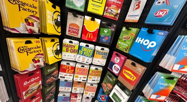 Ciudadano chino acusado de posesión ilegal de tarjetas de regalo falsificadas Ciudadano chino acusado de posesión ilegal de tarjetas de regalo falsificadas