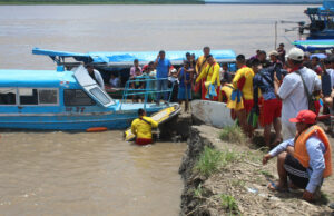 Dos embarcaciones naufragaron en la Amazonía peruana dejando 12 muertos y 57 desaparecidos Dos embarcaciones naufragaron en la Amazonía peruana dejando 12 muertos y 57 desaparecidos