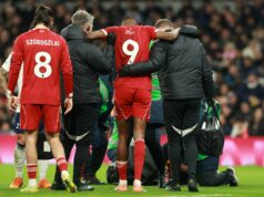 El delantero sueco del Liverpool, Isak, fue operado tras sufrir fractura de peroné El delantero sueco del Liverpool, Isak, fue operado tras sufrir fractura de peroné